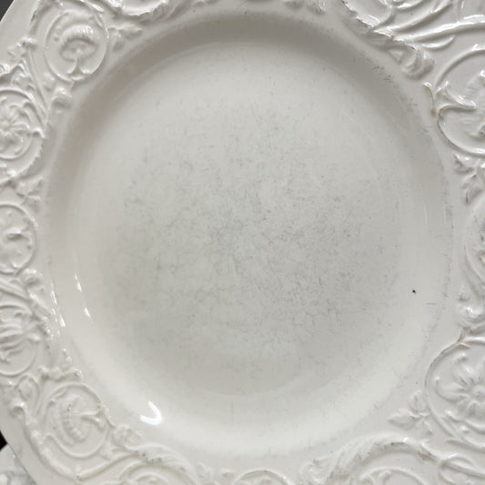 6 x Wedgwood Patrician Dinner Plates Cream Ivory Embossed England Victorian