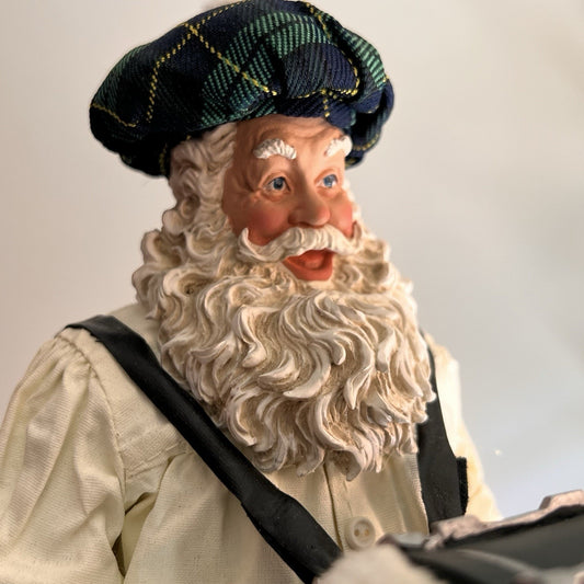 Dept 56 Clothtique Possible Dreams Kiss Me I’m Irish Santa Christmas 71299