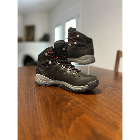Columbia Newton Ridge Plus Women's Waterproof Hiking Boots Black Red Size 7.5