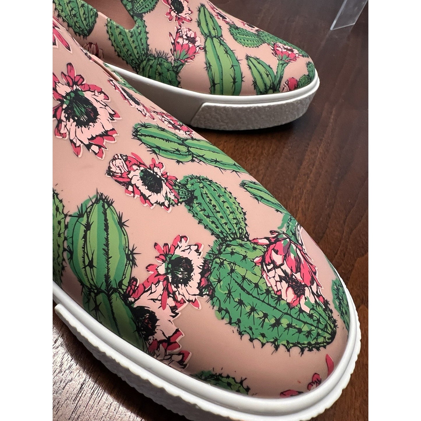Melissa Ground III Pink Cactus Flower PVC Slip-on Sneakers Women’s Size 9