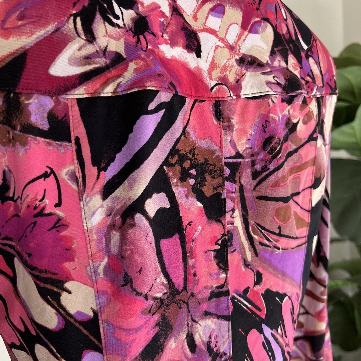CACHÉ Button Up Blouse Y2K Pink Purple Abstract Butterfly Pearl Snap Watercolor
