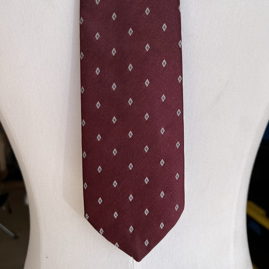 Etienne Aigner Tie 57x3.5 Red Maroon Diamond Dots Necktie Designer Luxury