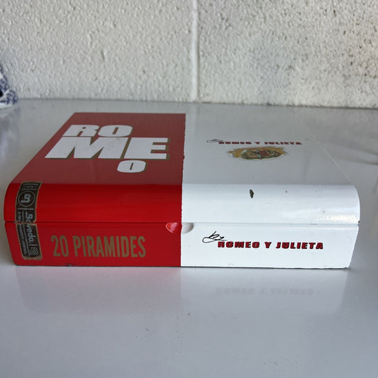 Romeo Y Julieta Piramides Wooden Cigar Box (10”x8”x2”)