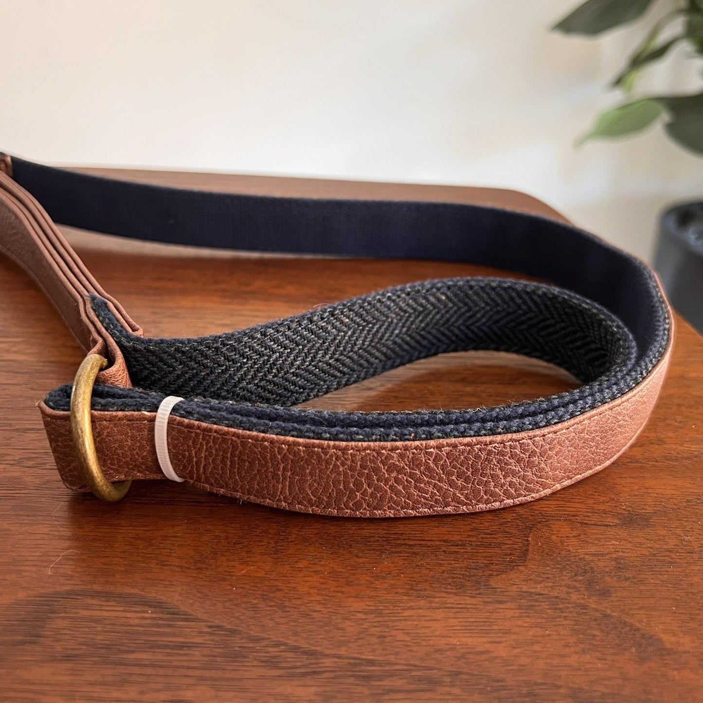 NWT Top Paw 4’ Short Faux Leather Blue Herringbone Linen Unisex Dog Leash