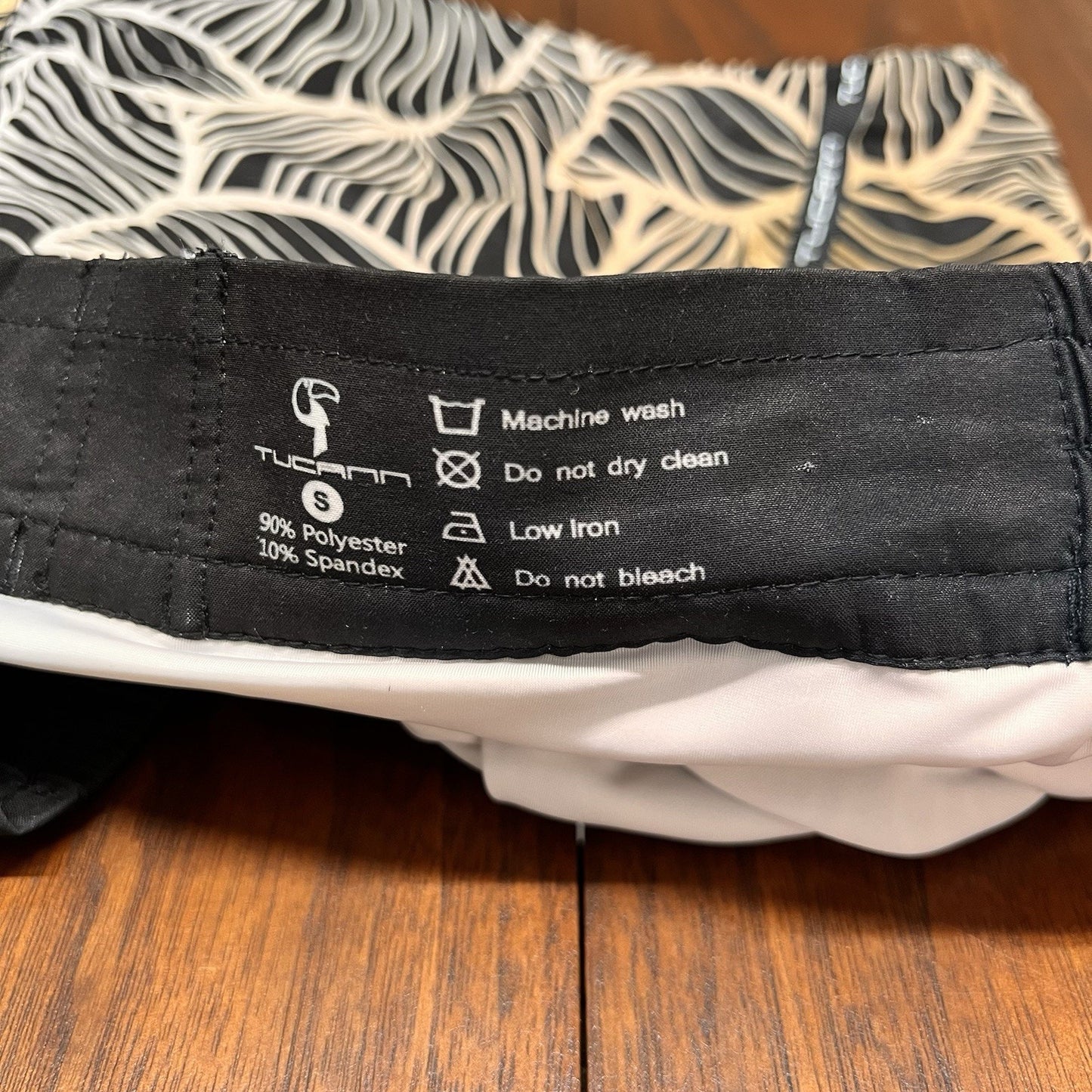 Tucann Swim Trunks Shorts Men (S) 3” Lined Pocket Black Gold Leaf 28” Waist