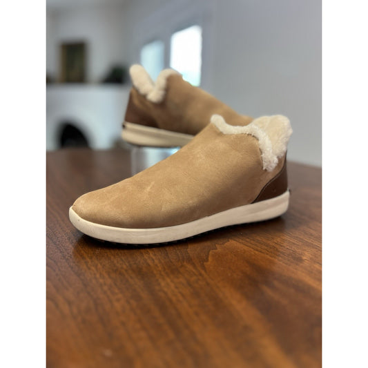 Olukai Malua Hulu Boots Women’s Sz 9 Shearling Lined Nubuck Leather Tan