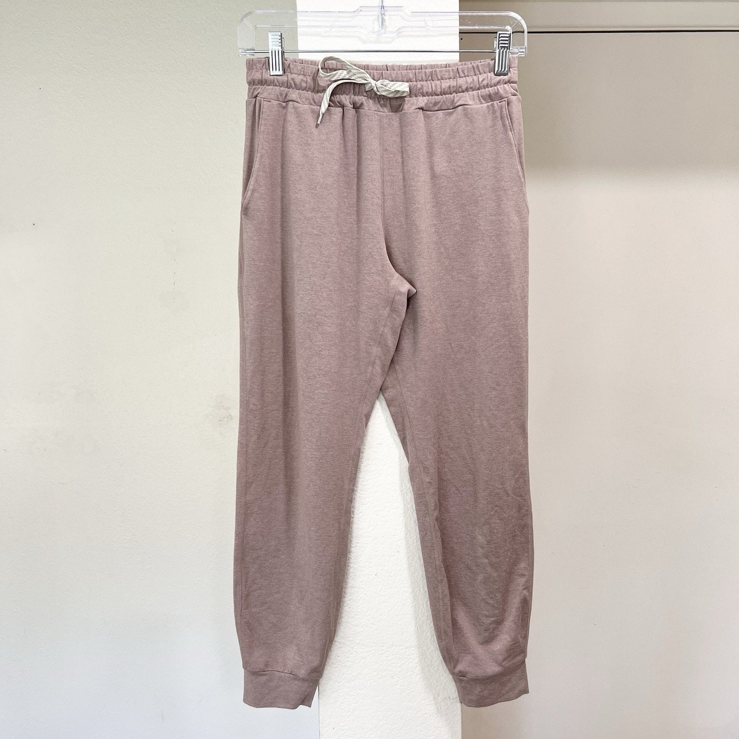 XS/S Vuori Halo Performance Hoodie & Jogger Set Heather Pink DreamKnit