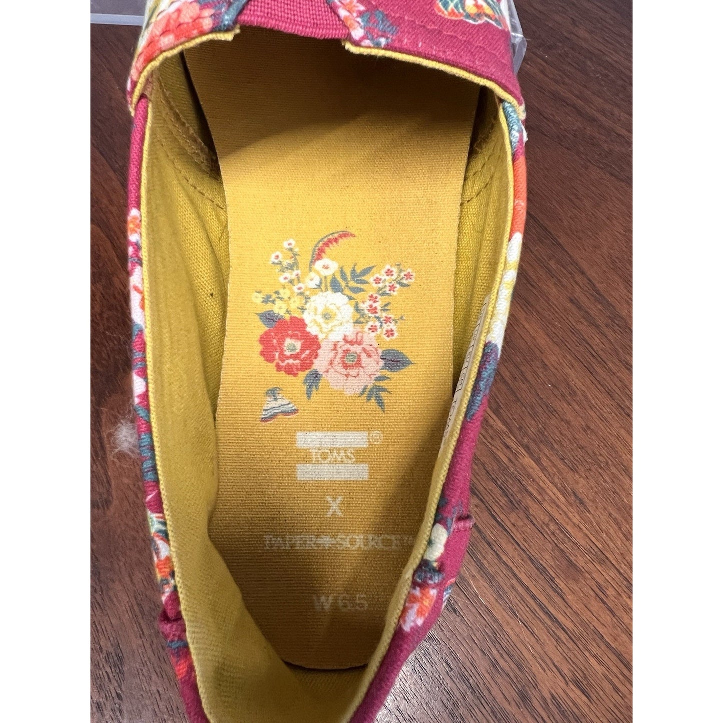 TOMS x Paper Source Rose Bud Espadrilles Purple / Red Floral Print Size 6.5
