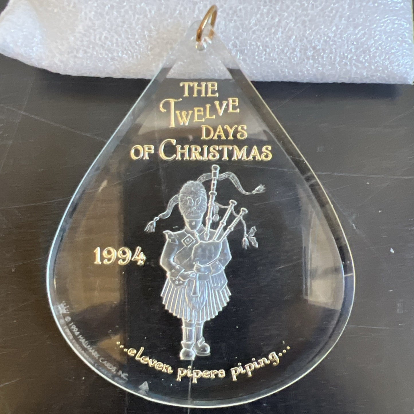 ELEVEN PIPERS PIPING Hallmark Keepsake Twelve Days Of Christmas Ornament 1994