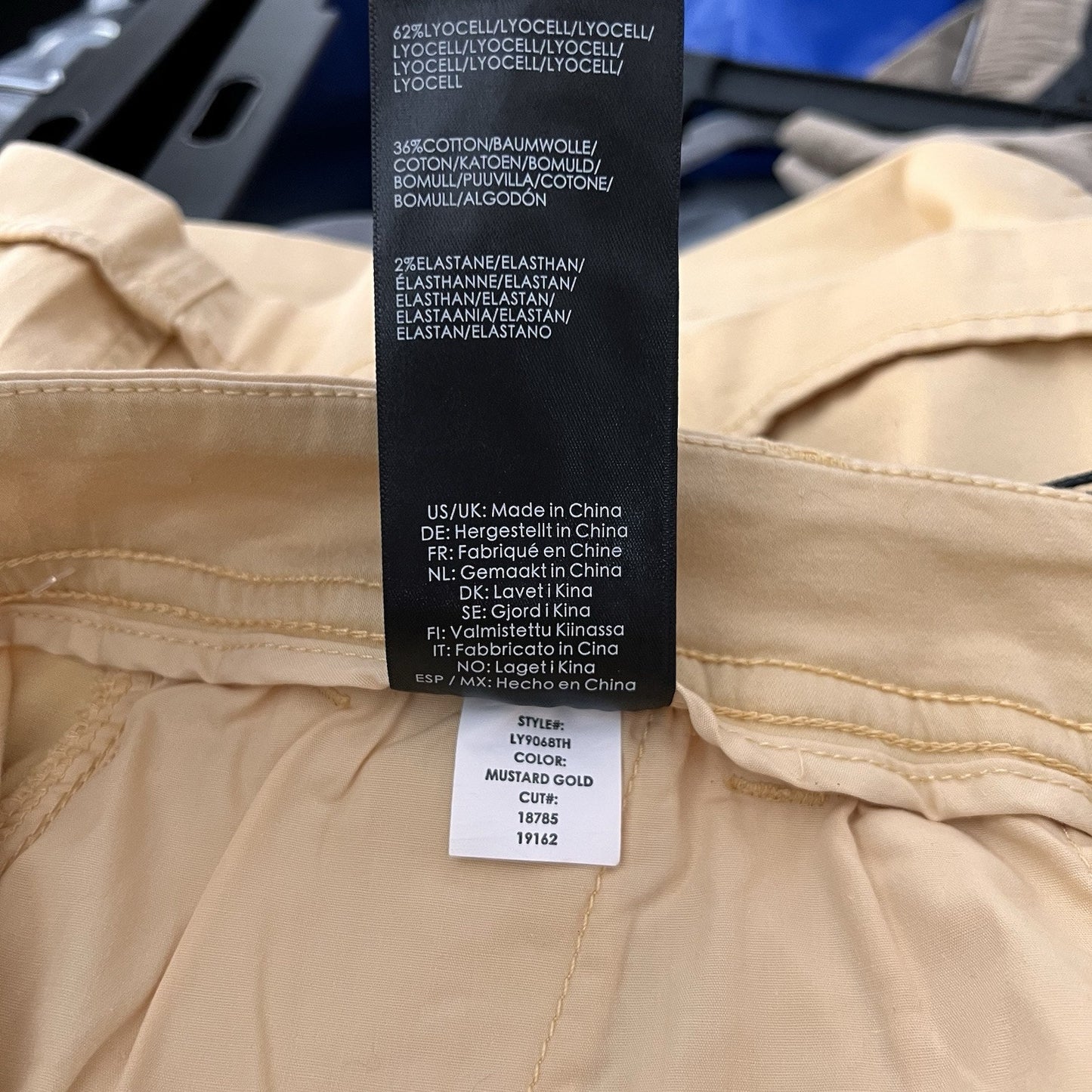 NWT Liverpool (22) Chino Johnny Trouser Short Butter Yellow Cuffed Hem Stretch