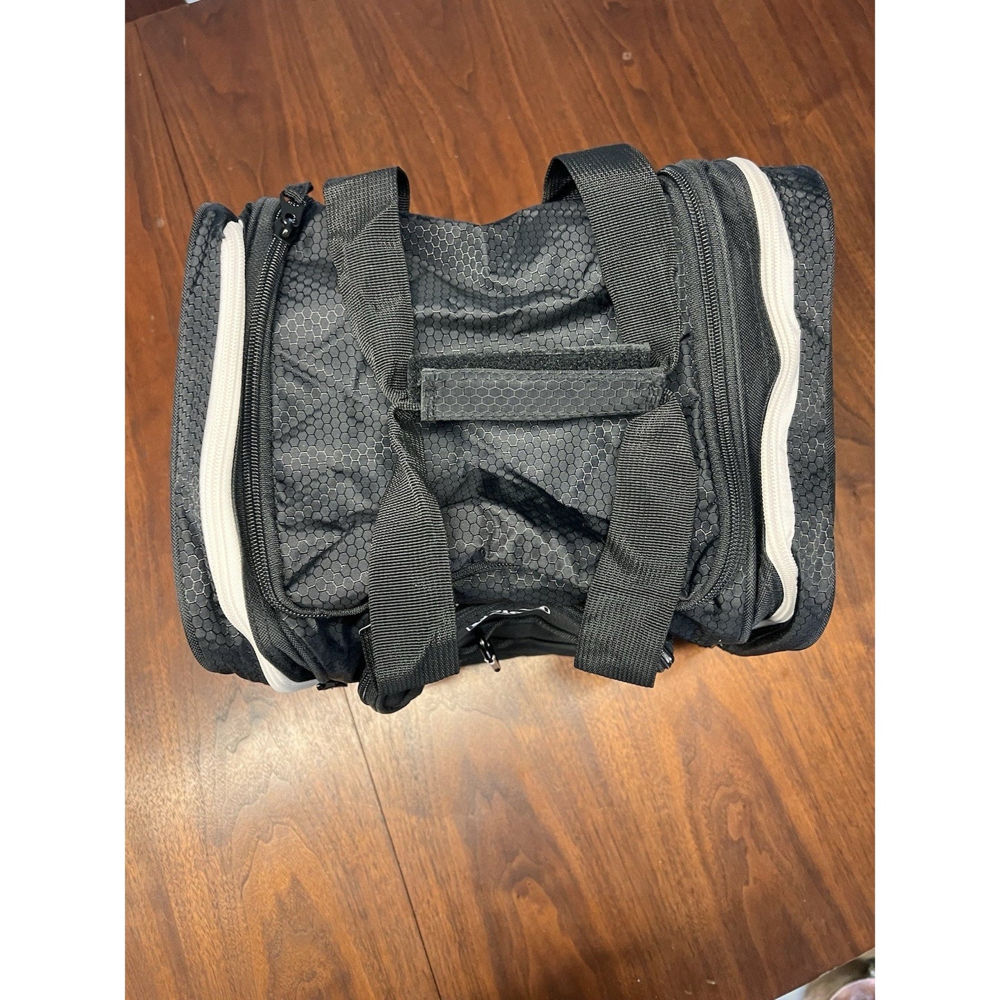 NWOT 1 Ball Bowling Bag for Men, Black White Bowling Tote with Padded Holder