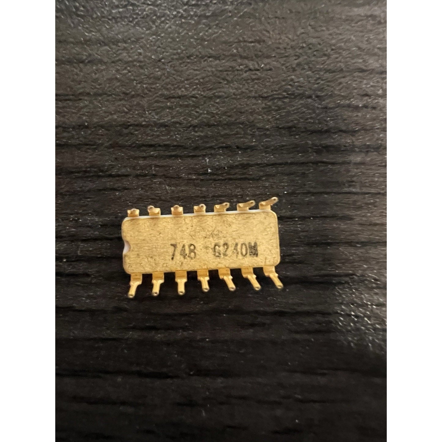 Vintage Sylvania IC 68A8360P2 White Ceramic Gold DIP-14 Rare 1974 Retro Chip