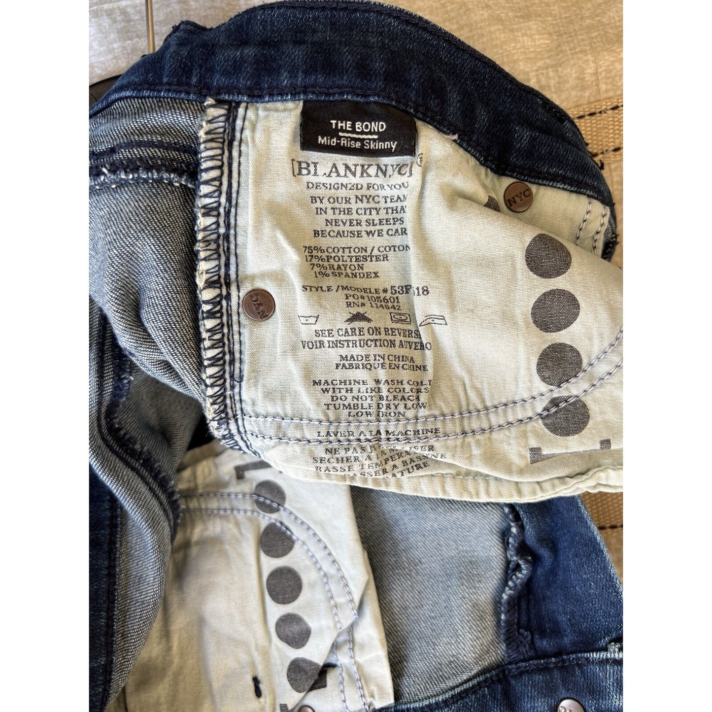 BlankNYC The Bond 28” Sz 26 Skinny Jeans Stretch Mid-Rise Dark Wash Designer