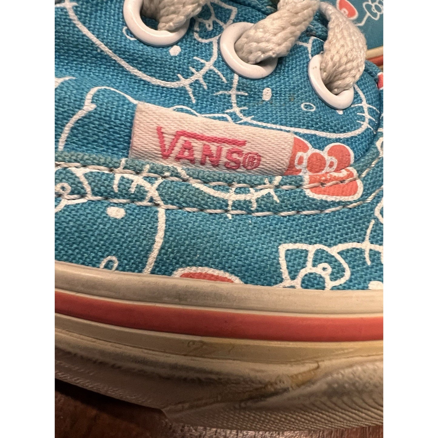 Vans Hawaiian Ocean Blue Hello Kitty Print Lace-up Sneakers Women’s Size 6