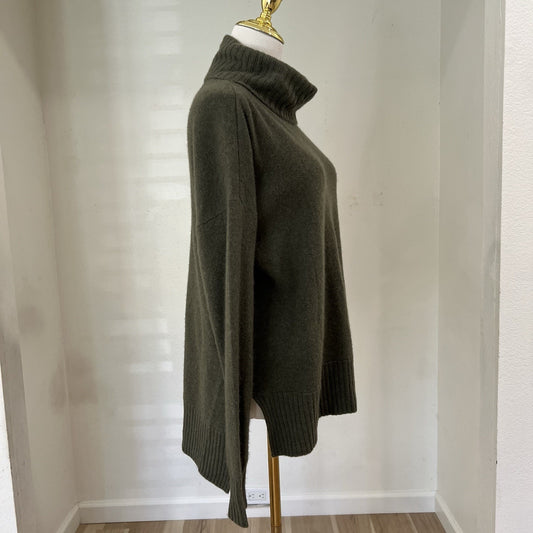 SAKS FIFTH AVENUE (S) 100% Cashmere Turtleneck Sweater Split Hem Green Cozycore