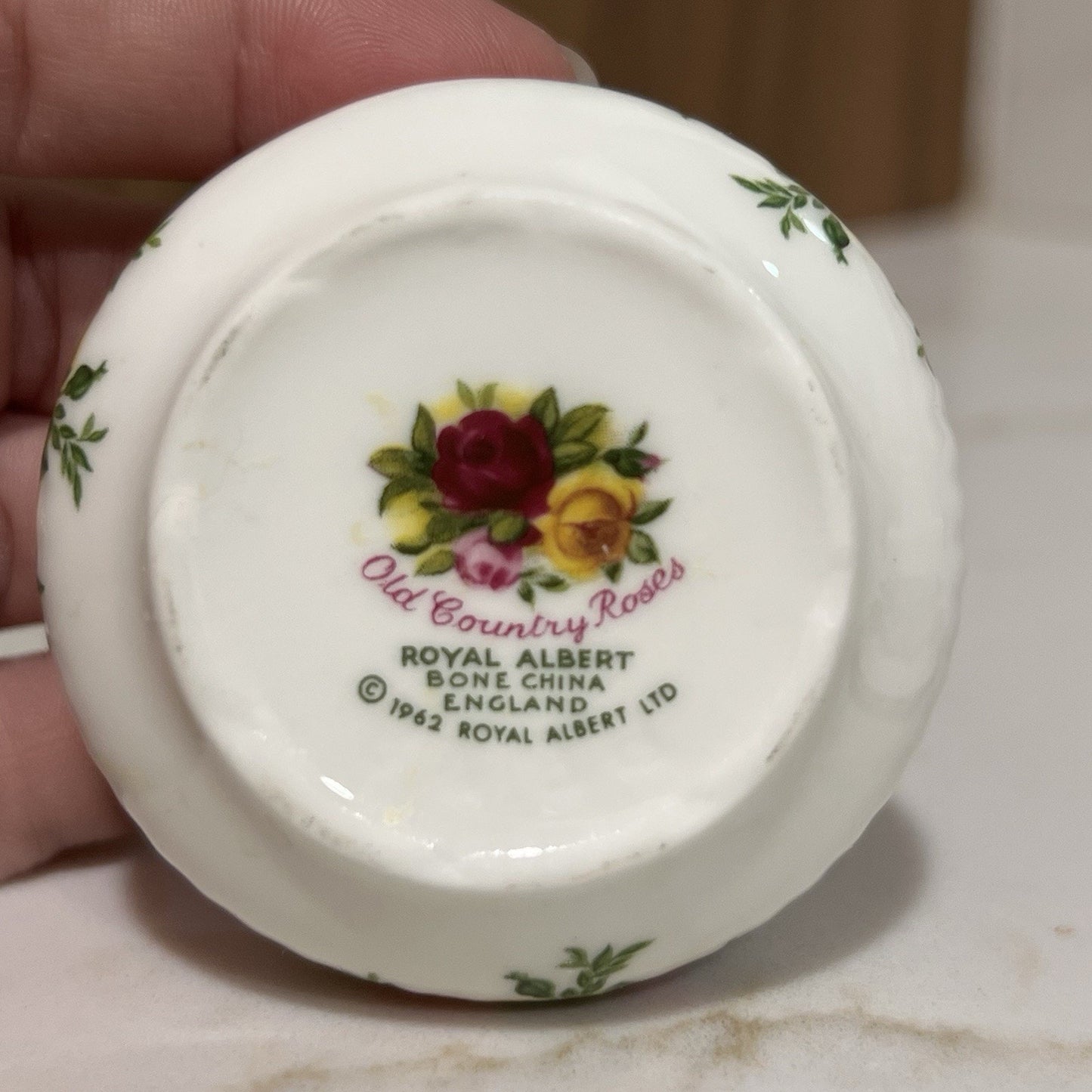 Royal Albert Old Country Roses Vintage 1962 Mini Trinket Box Lid Bone China Ring
