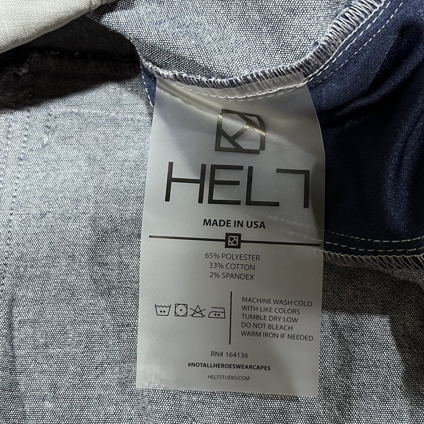 NWOT Helt Studios (L) Stephany Chambray Denim Crewtech Short Sleeve Chef Coat