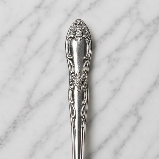 Oneida VENUS 30 Piece 5 Place Settings Fork Knife Spoon Flatware Romantic Ornate