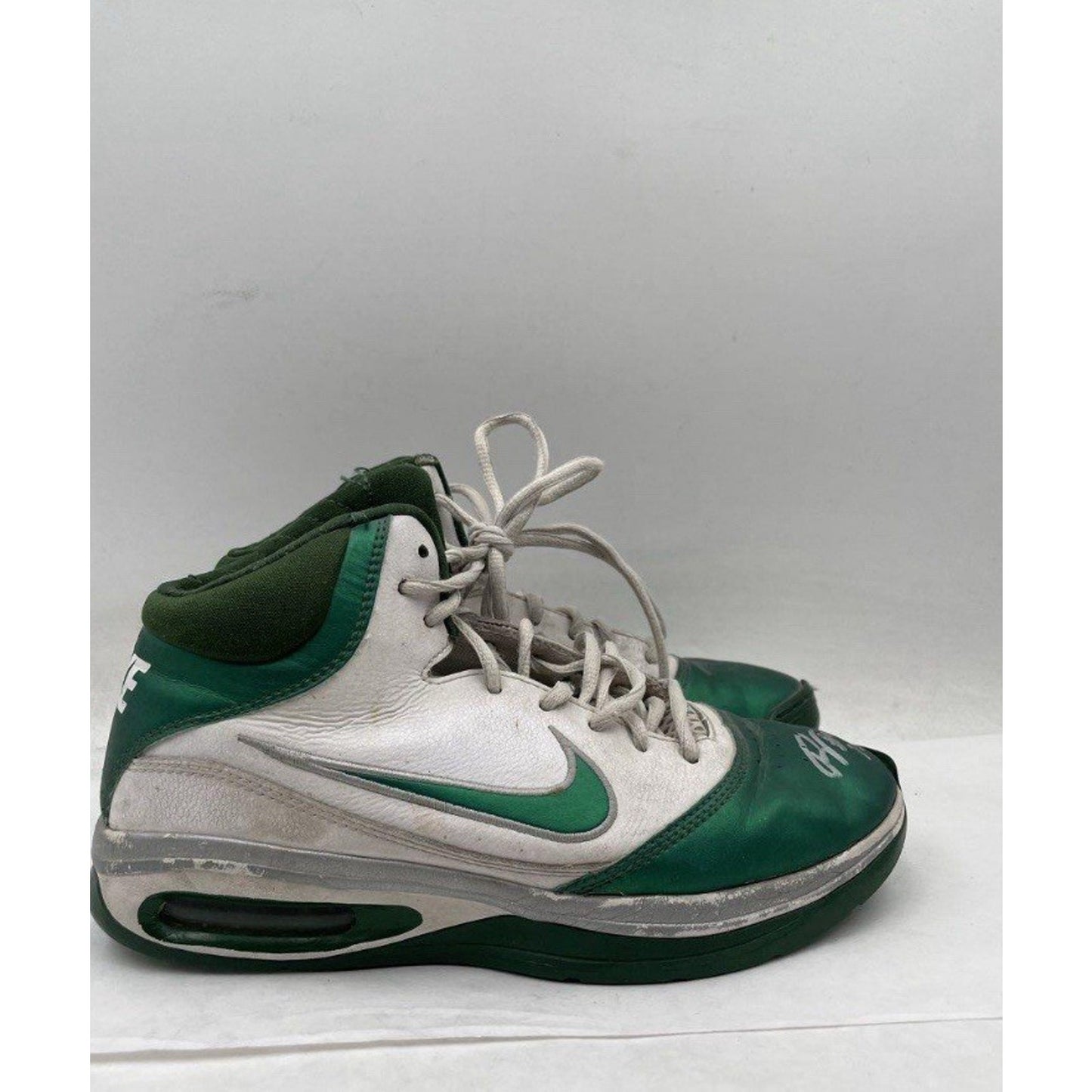 Nike Elite Size 7.5 Signed By Kendrick Perkins #23 of Boston Celtics Autographed