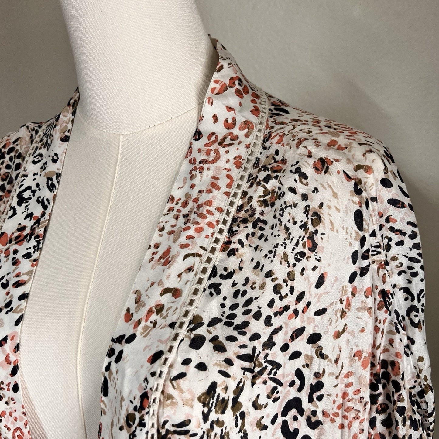 NWOT Ariat Sweet Spring Kimono Wrap XS/S Animal Print Women’s $60 Sold Out