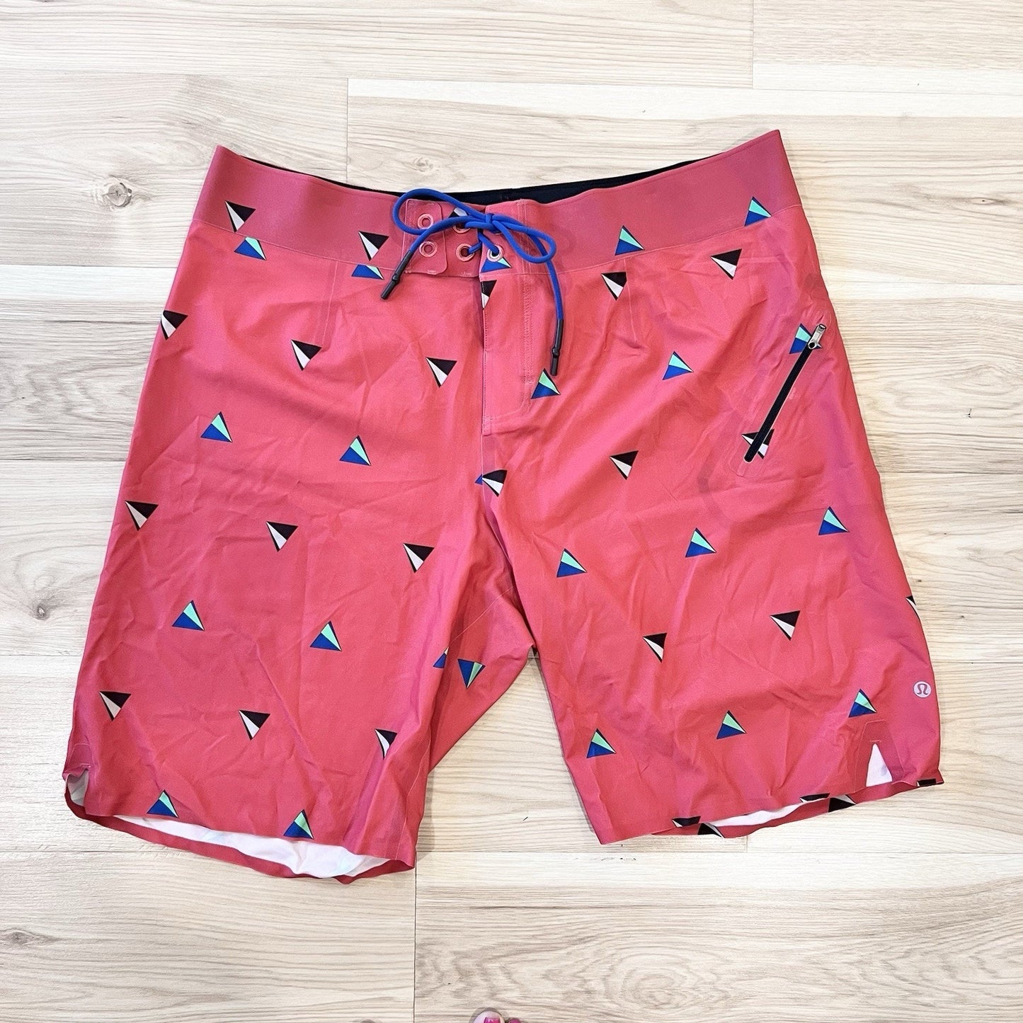 Lululemon Men 38 XXL Current State Board Shorts Swim Trunks Adjustable Pink Red