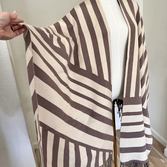 Brian Bailey Poncho Ruana Wrap Travel Chic Cozy Boho Neutral Minimalist Coastal