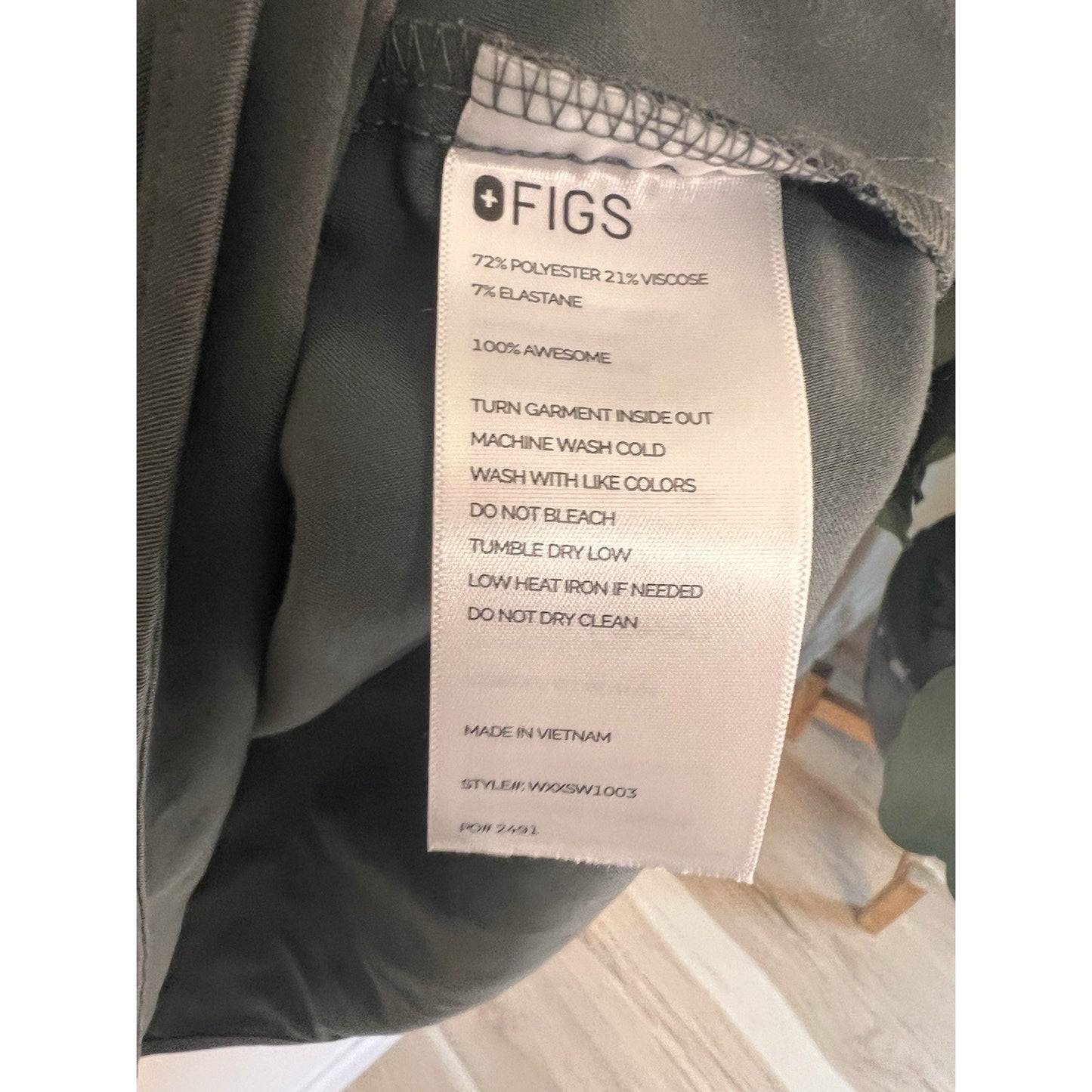 FIGS Rafaela Bonsai (L) 3 Pocket Women’s Scrub Top PO# 2491 Style# WXXSW1003