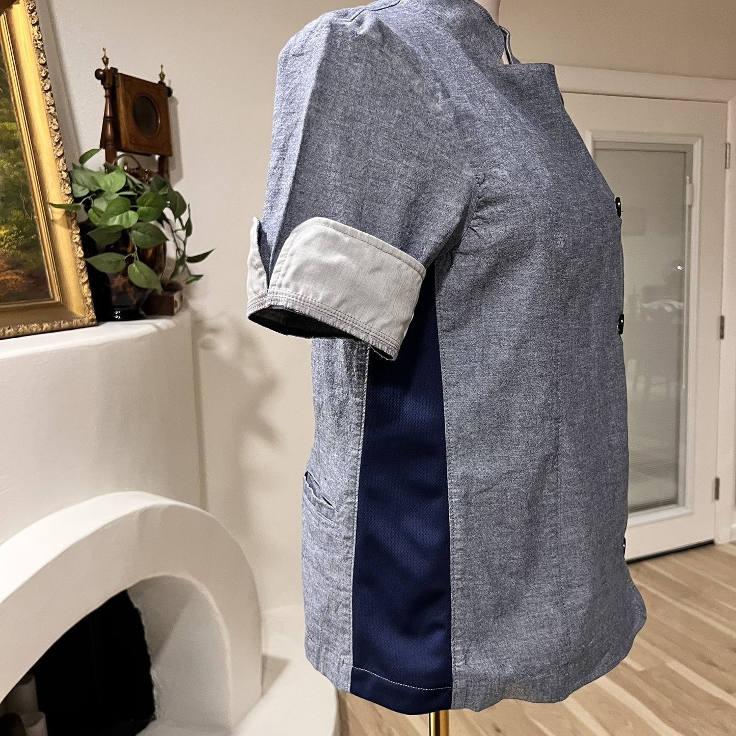 NWOT Helt Studios (L) Stephany Chambray Denim Crewtech Short Sleeve Chef Coat