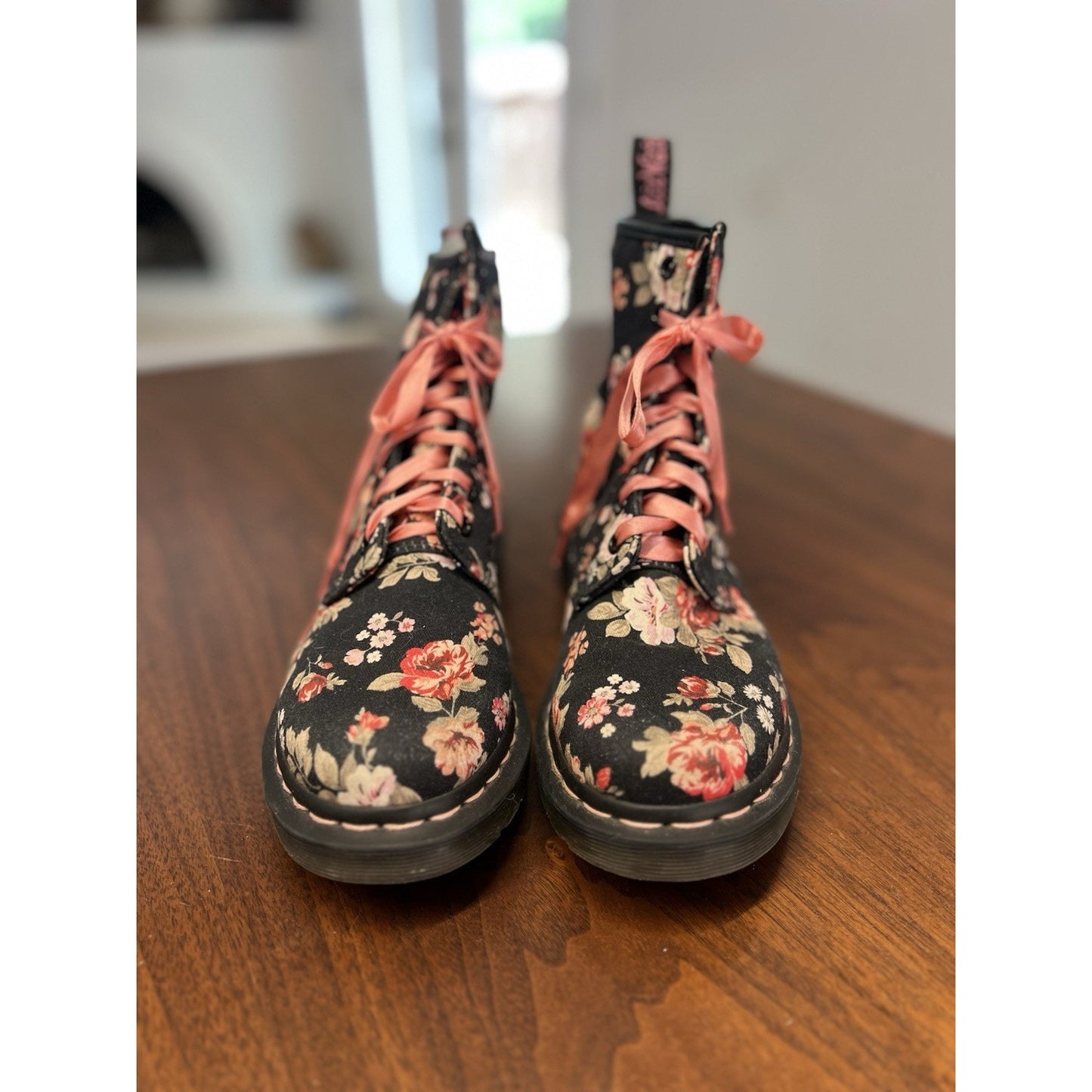 Doc Martens Rose Floral Print Canvas 1460 Boots Black 11821 Size 7 US Pink Laces