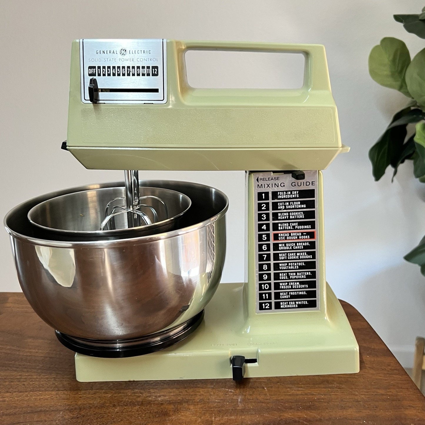 Vintage ‘60s General Electric Power Master Stand Mixer Green 12 Speed Cover