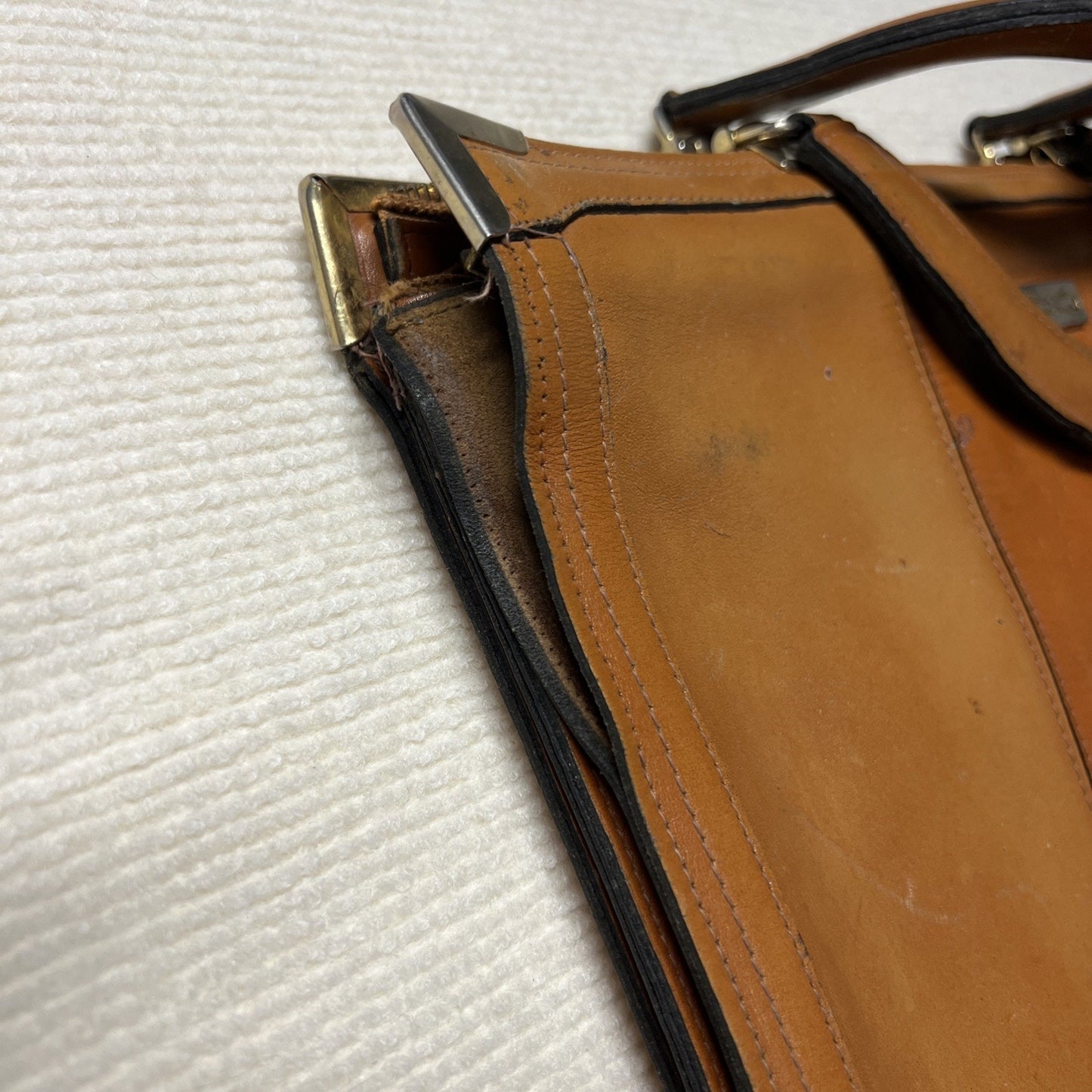 Vtg Slim Leather Soft Sided Attache Briefcase Two Handles 3 Compartments Zippers