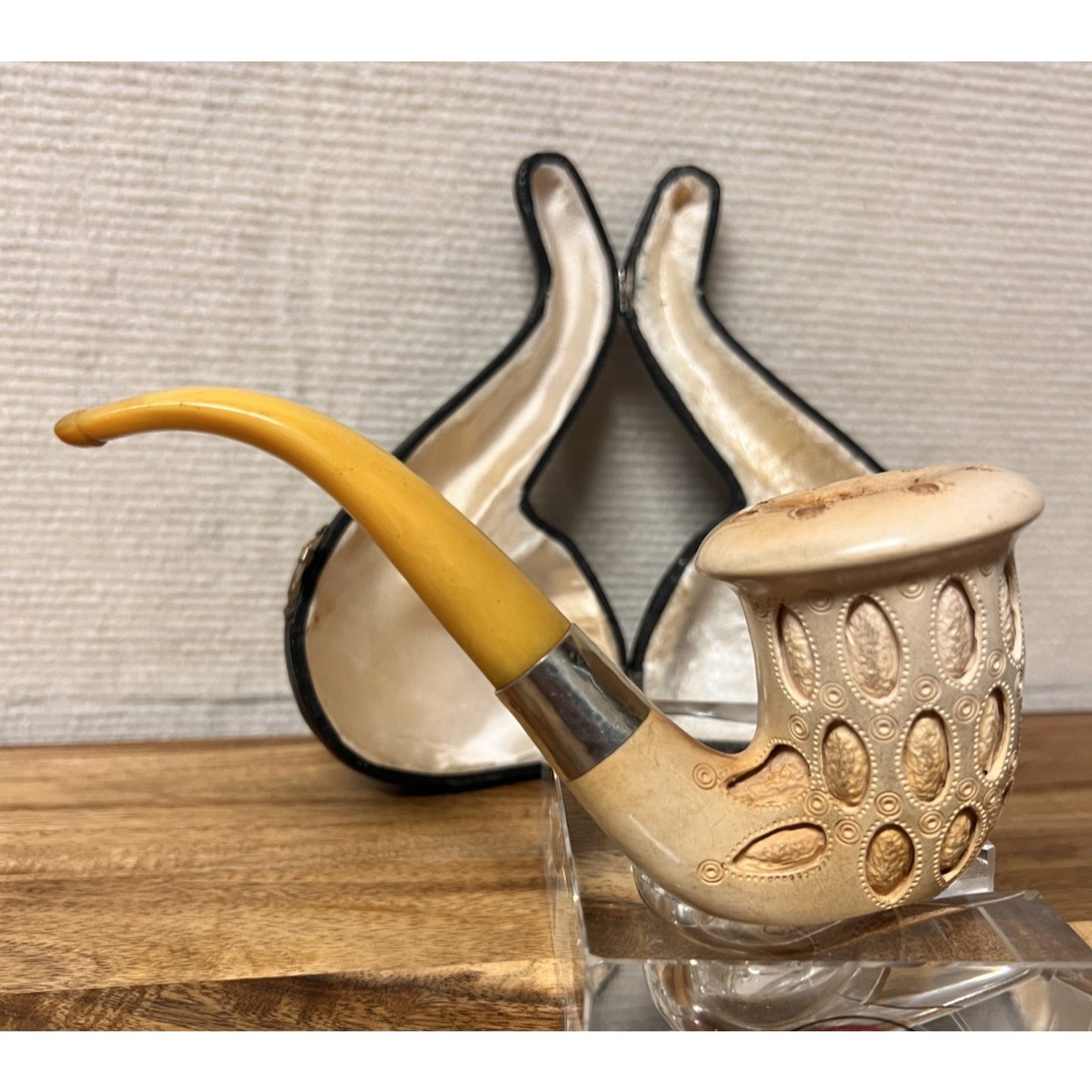 VTG Lattice-Carved Meerschaum Flared Dublin Bent Stem Pipe Real Silver Band Case