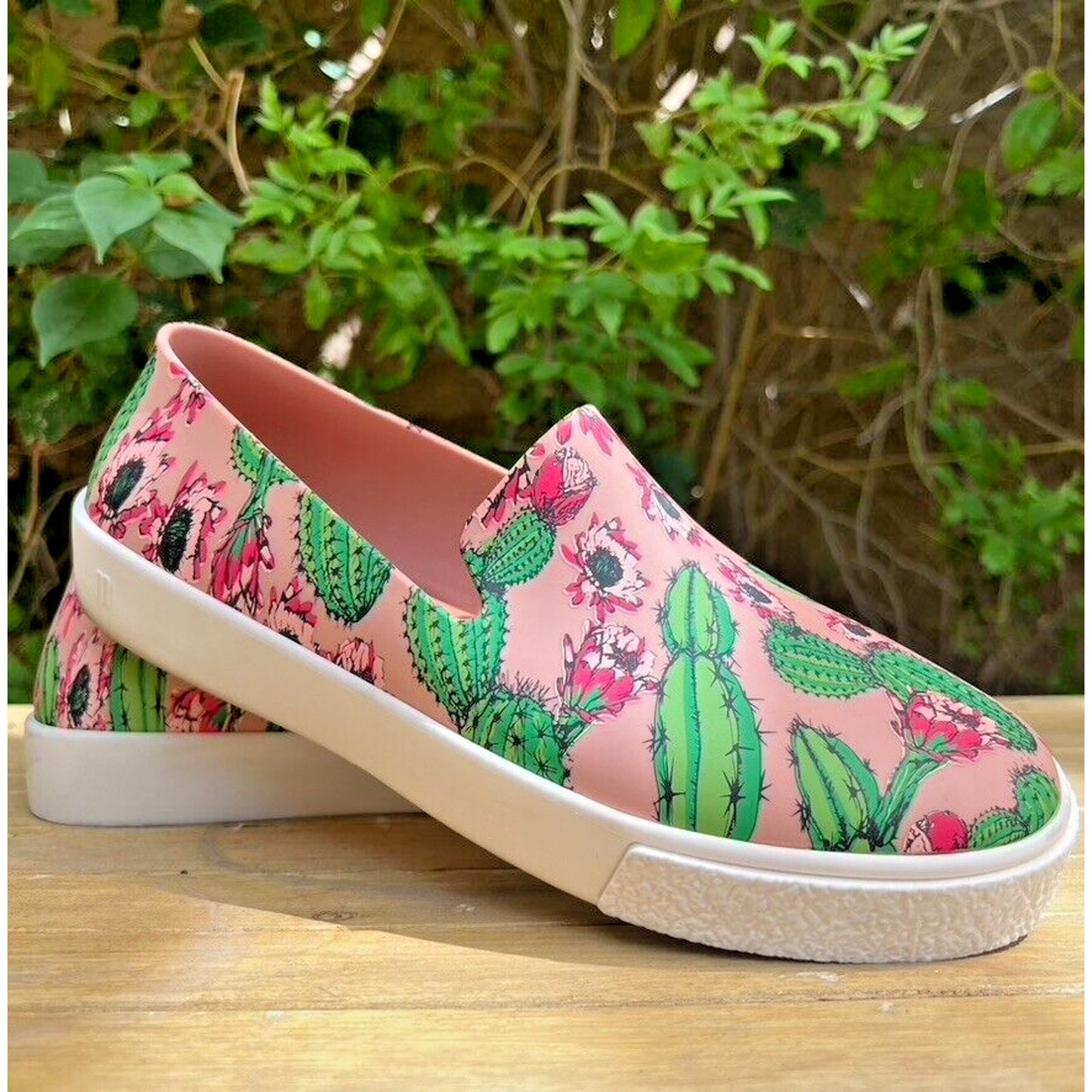 Melissa Ground III Slip On Sneakers Pink Cactus Size 9, Bubblegum Scent Brazil