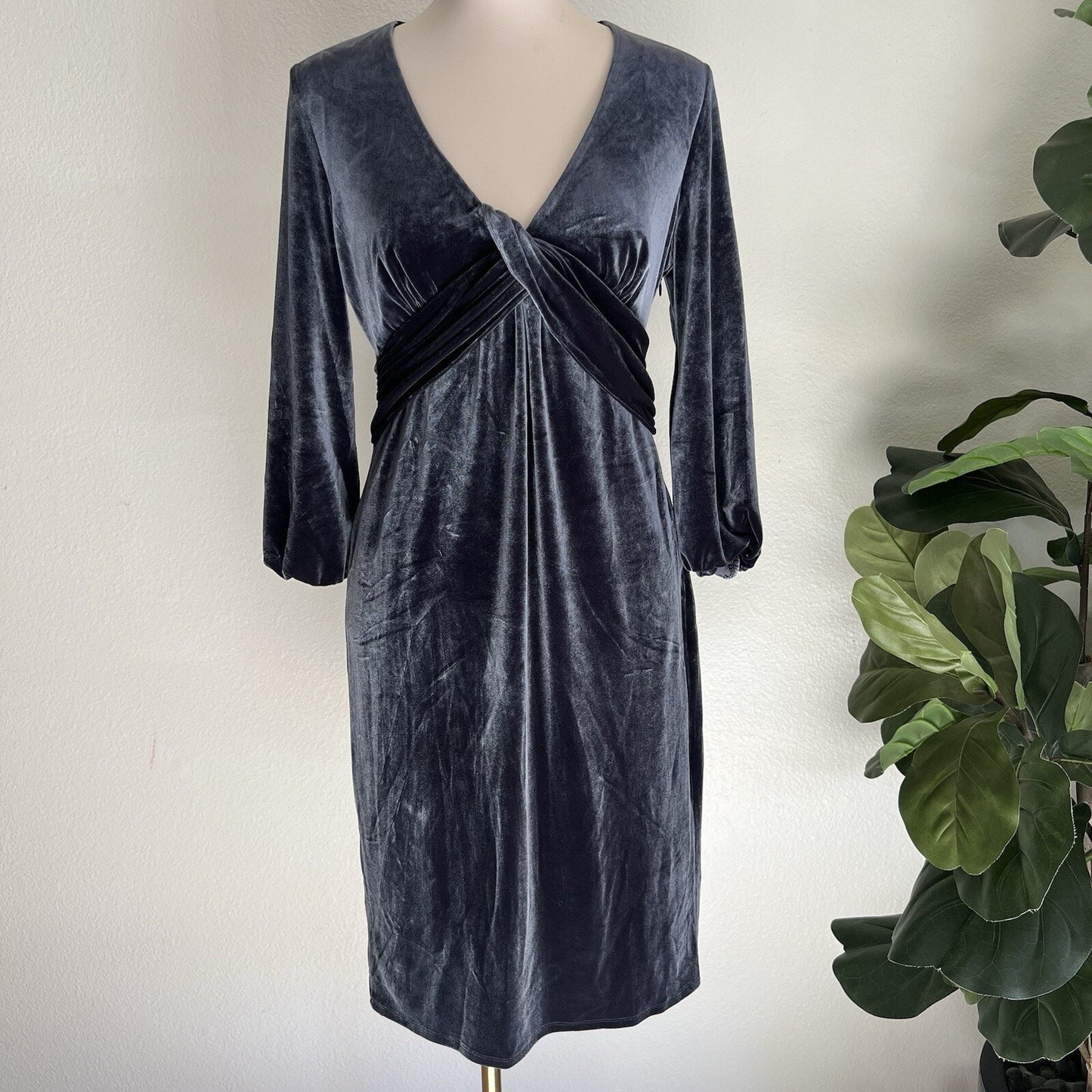 NWT $175 Laundry by Shelli Segal (8) Velvet Twist Front Midi Long Sleeve Dress