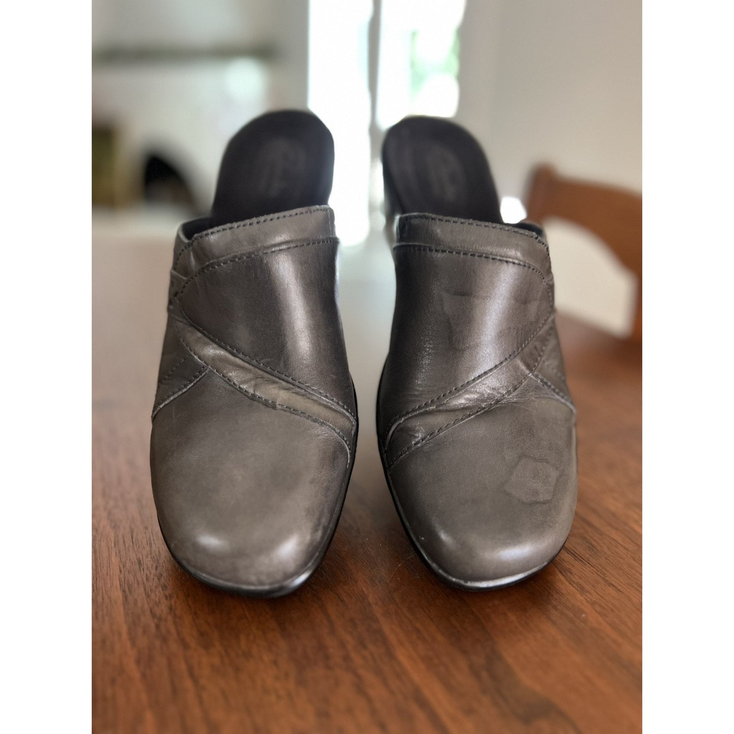 Clarks Bendables Leather Clogs Slip On Shoes Size 9
