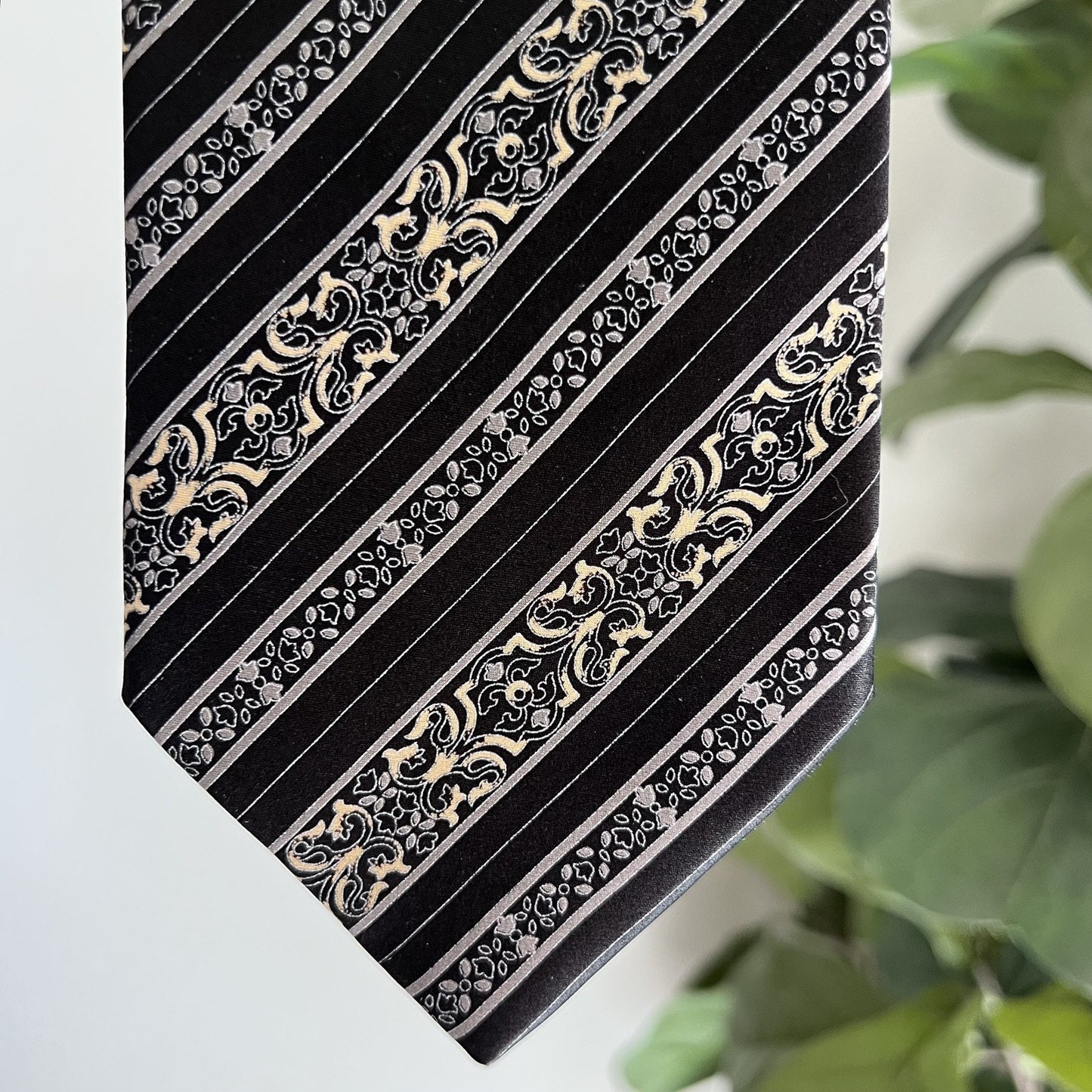 BRIONI Long Handmade 100% Silk Italian Designer Tie Black Silver Classic Rep Tie