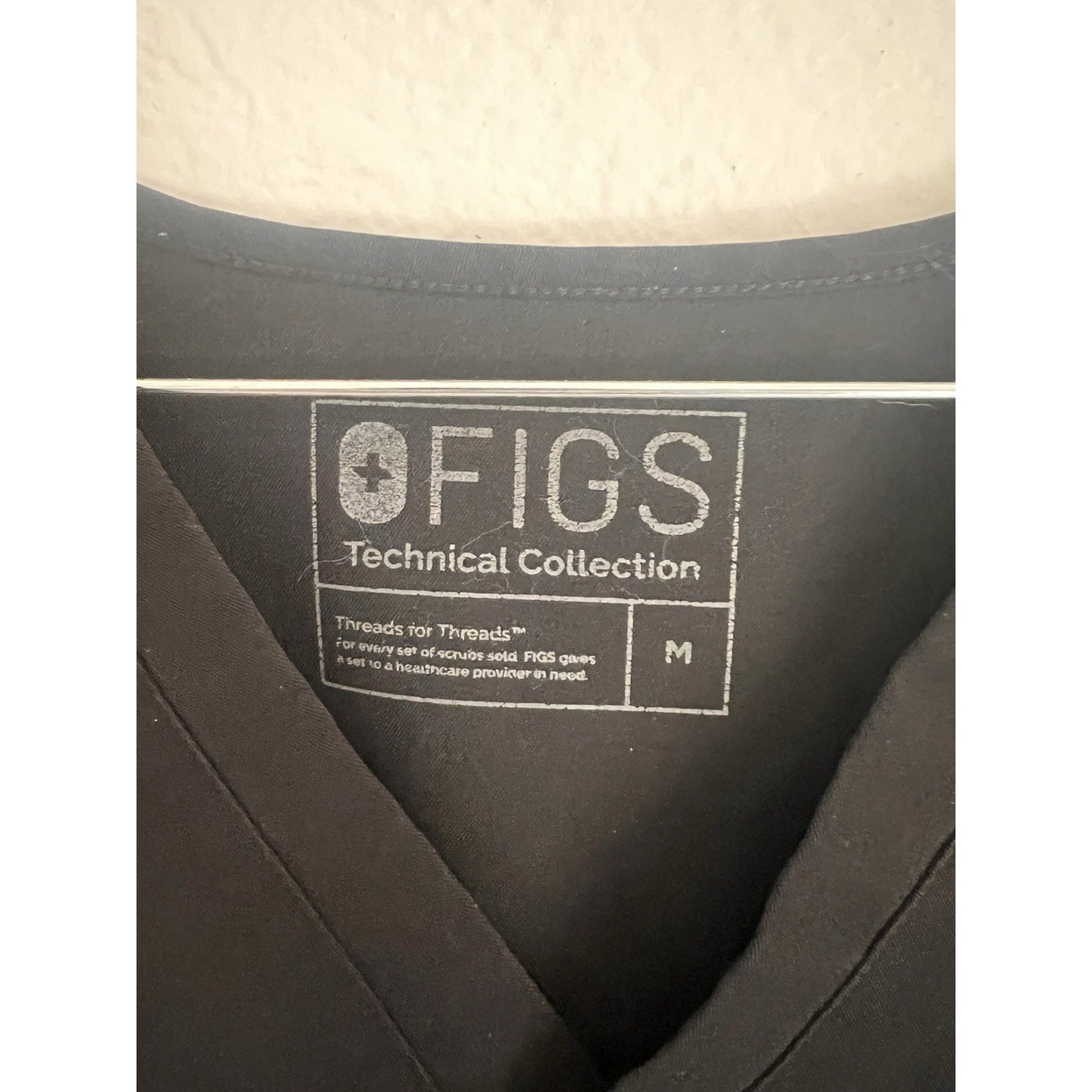 FIGS Catarina 1 Pocket Women’s Scrub Top PO# 1396 Size Medium Style# FW1000