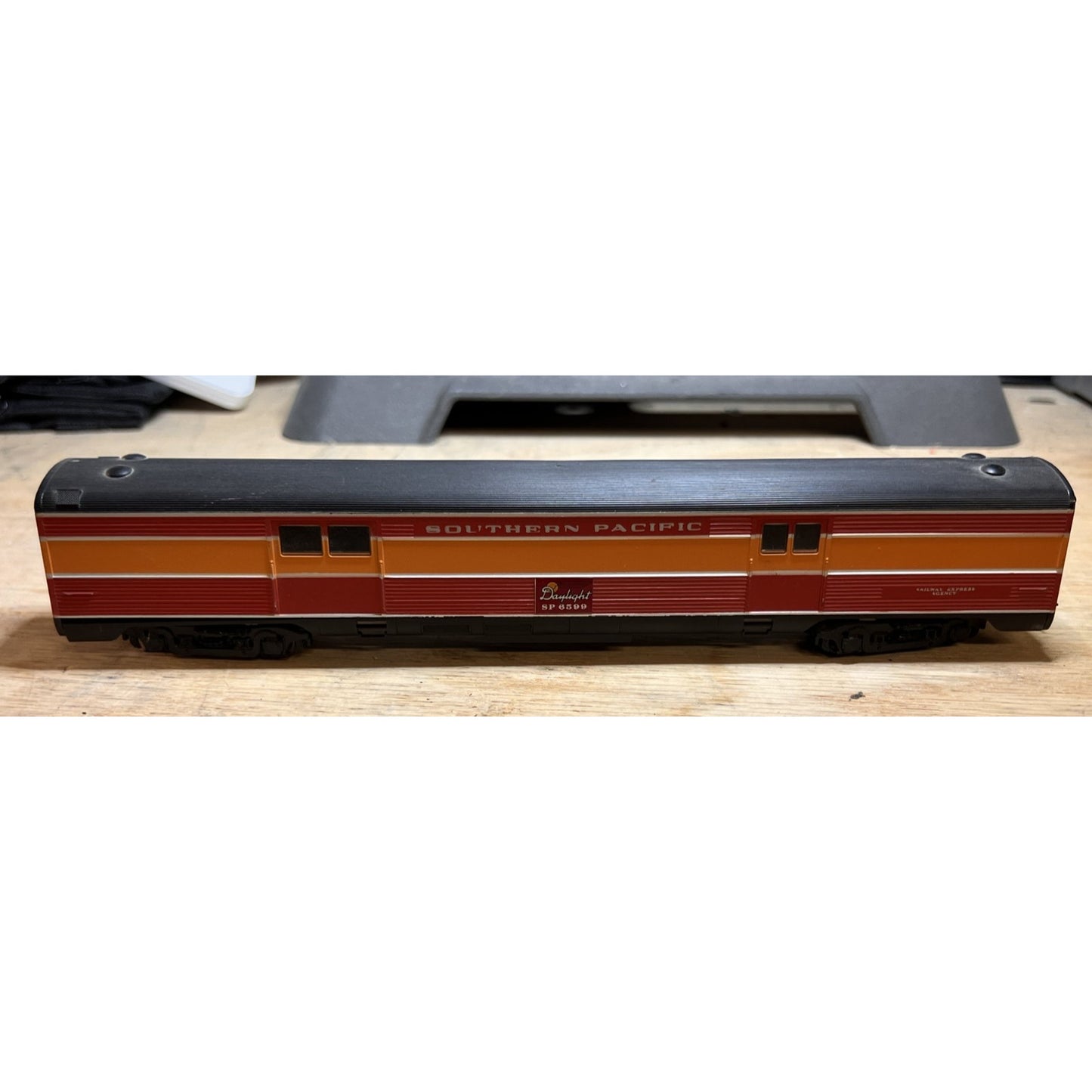 Vintage Bauchman Southern Pacific Daylight Smooth-Side Baggage Train Car