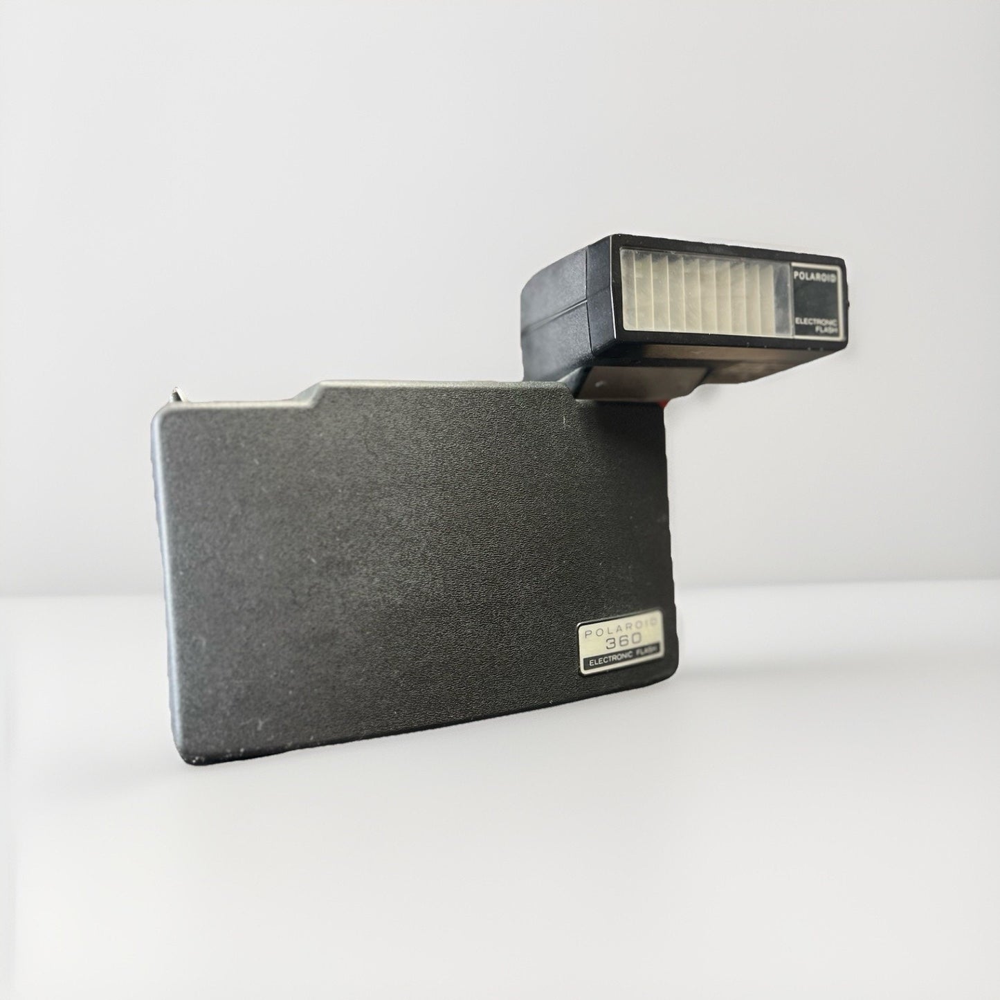 Vtg Polaroid 360 Land Camera w/ Electronic Timer, Flash, Hard Cover & Neck Strap