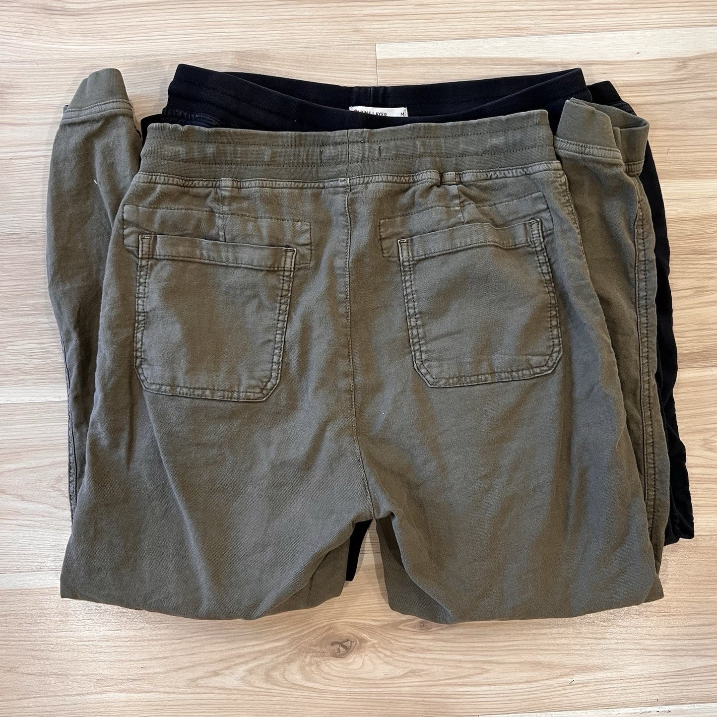 Two Pair Marine Layer (M) Luna Joggers 28” Relaxed Stretch Green Black High Rise