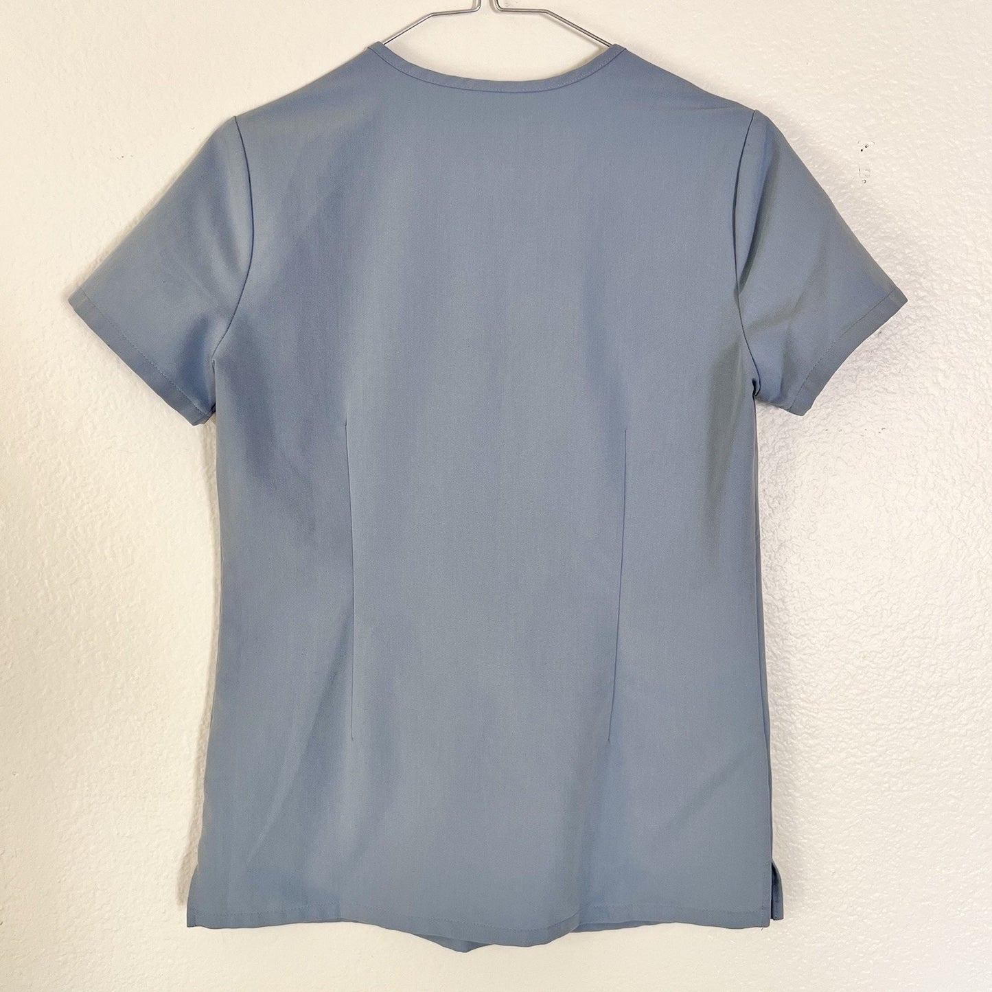 FIGS Casma Two Pocket Women’s Scrub Top PO# 1425 Size XXS Style # FW1100