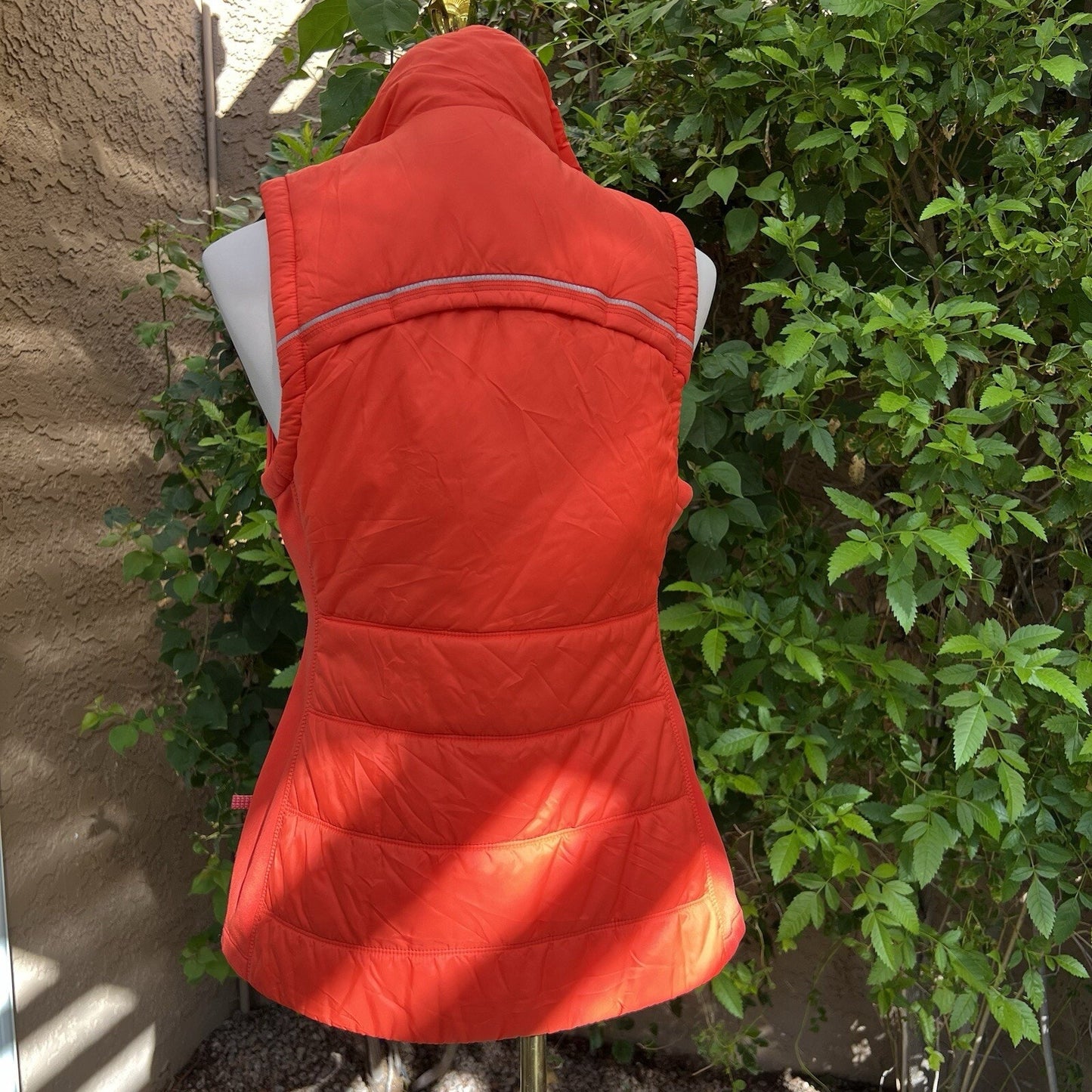 (S) Athleta Rock Ridge PrimaLoft Full Zip Puffer Vest Red Lightweight Pockets