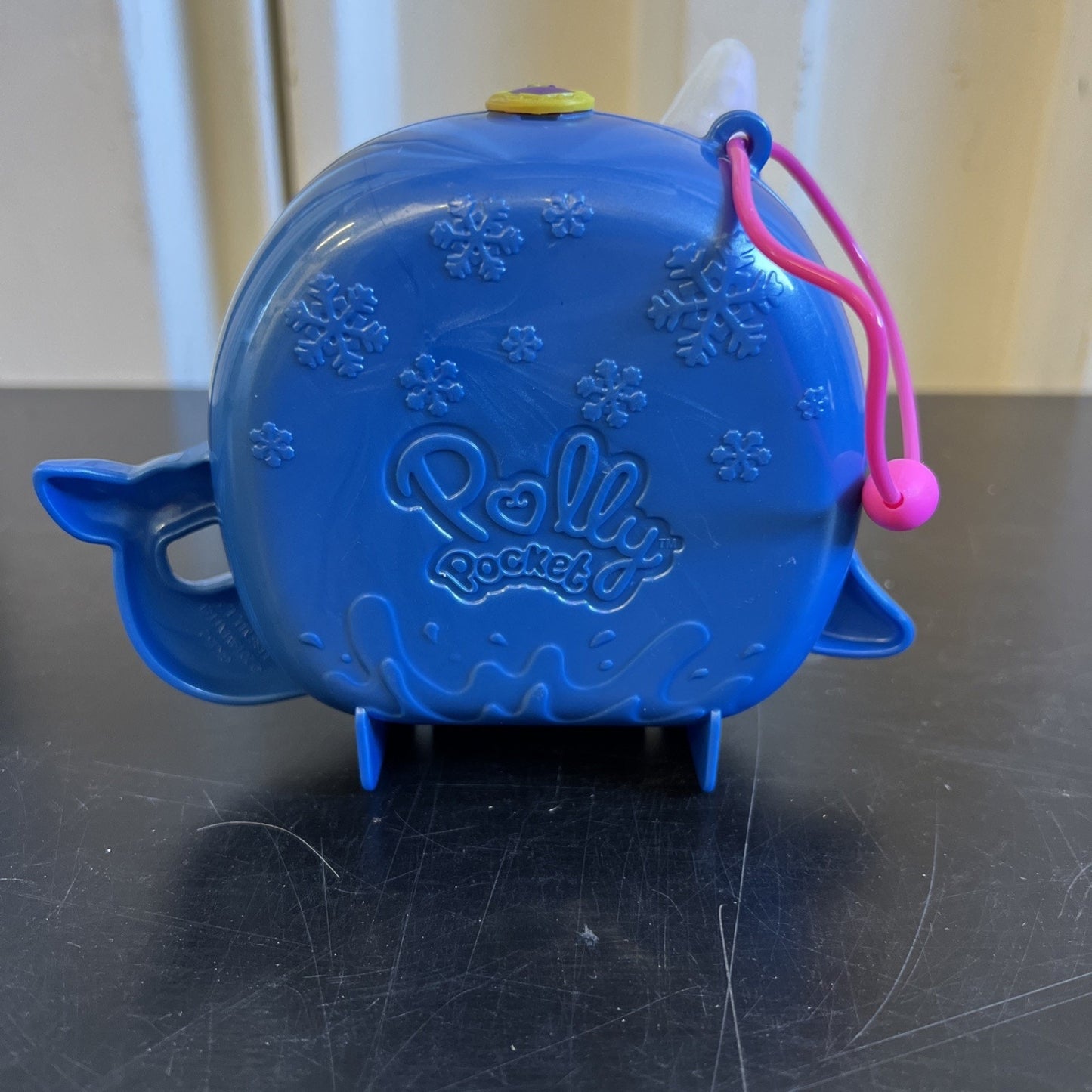 Polly Pocket Freezin' Fun Narwhal Compact W/ 3 Dolls And A Pink Unicorn. 2022