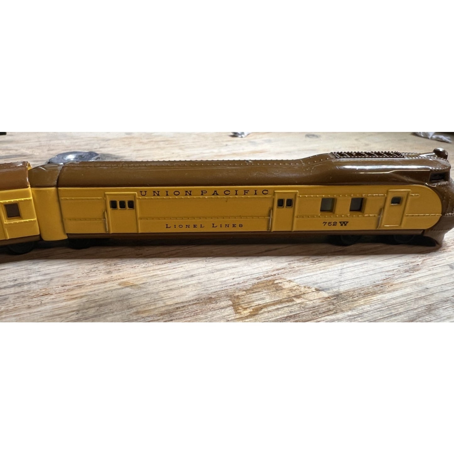 UNION PACIFIC - LOCOMOTIVE, COACH & BUFFET CARS - LIONEL Hallmark Ornaments NEW