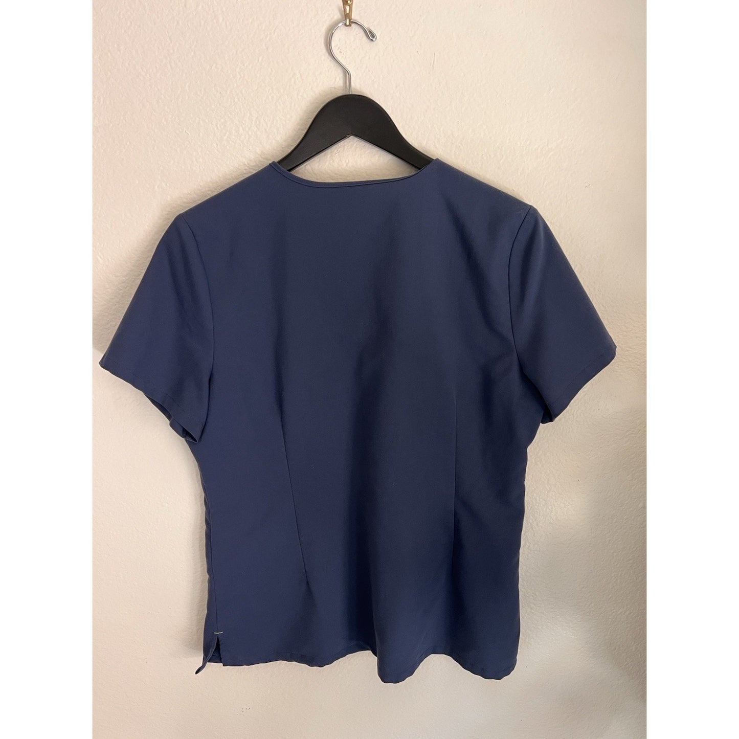 FIGS Catarina 3 Pocket Women’s Scrub Top Size Medium