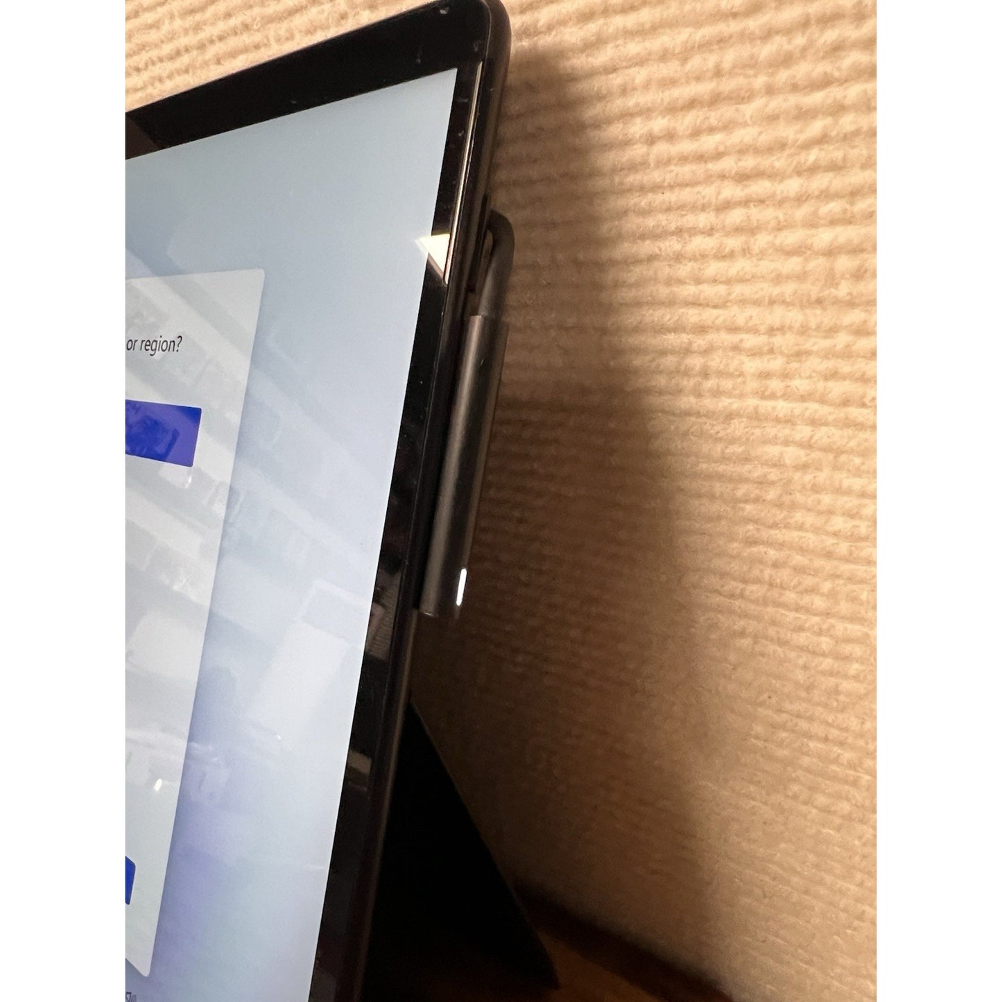 Microsoft Surface Pro X (Model 1876) w/ Finie Keyboard & Charging Block 128 G