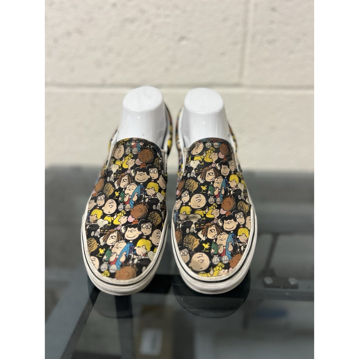 Vans x Peanuts Classic Slip-On "The Gang" Sneakers Mens Size 7.5
