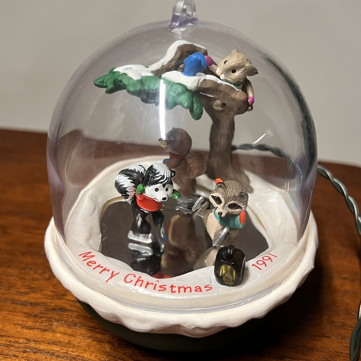 1991 “Forest Frolics” #3 QLX7219 Hallmark Christmas Ornament Light & Motion