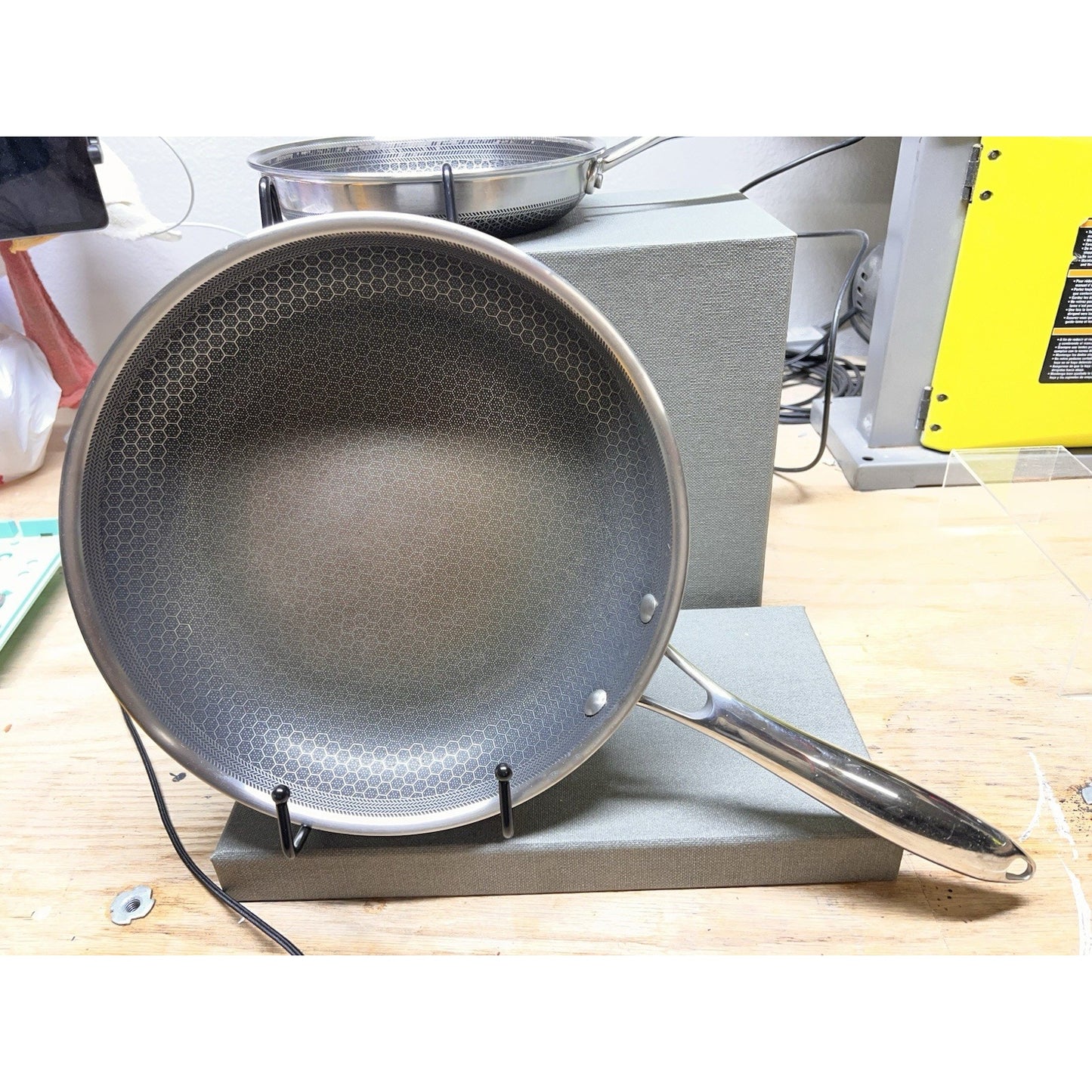 HexClad Hybrid Stainless Steel 6 Piece Frying Pan Set with Lids - 8, 10, 12 in
