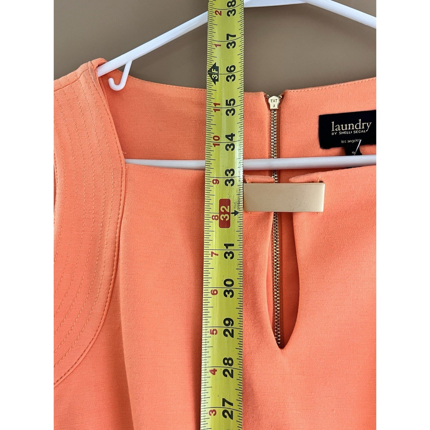 NWT Sz 8 Laundry by Shelli Segal Sleeveless Apricot Orange Bodycon Keyhole Neck